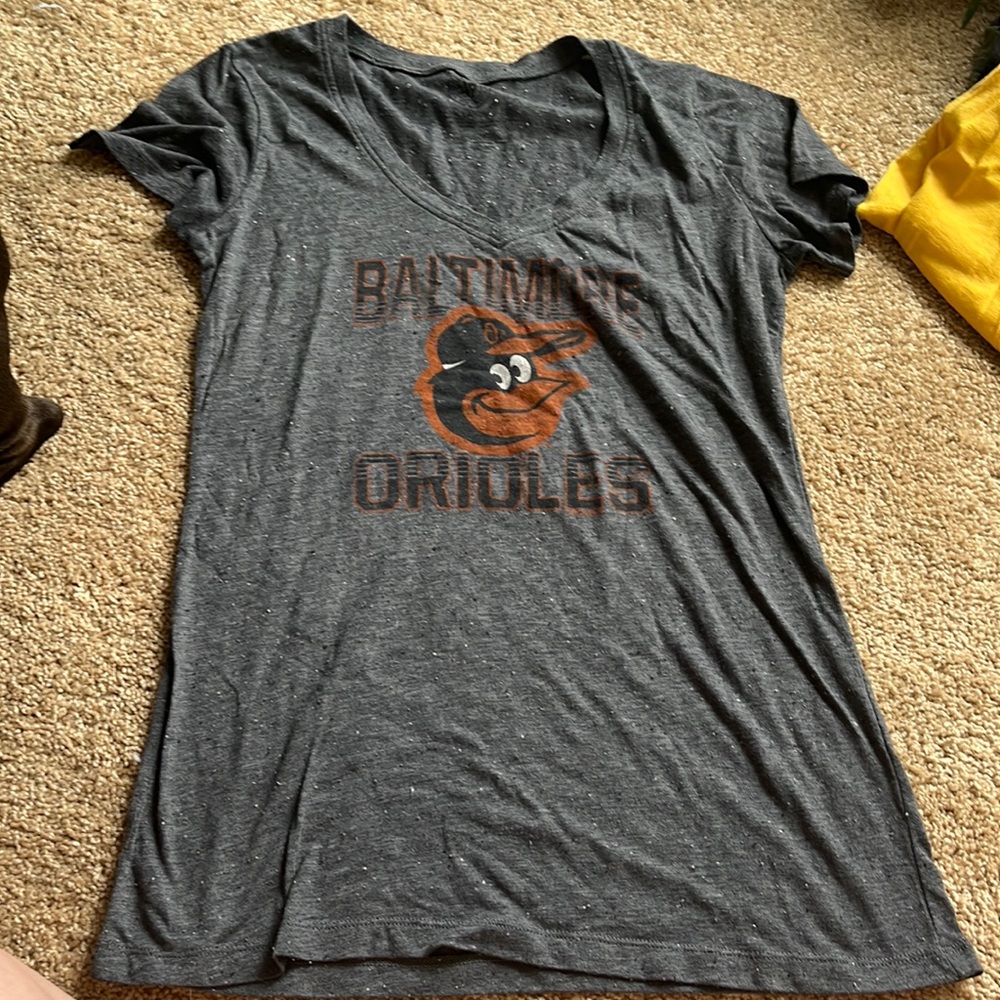 Orioles v neck tee